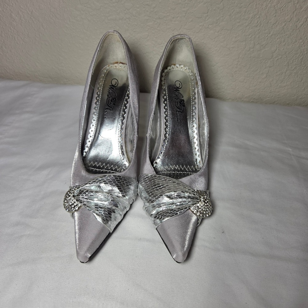 Wild Rose Silver Satin Pointed Toe Pumps Rhinestone Bow Stiletto Heels W-6.5 - Picture 6 of 10